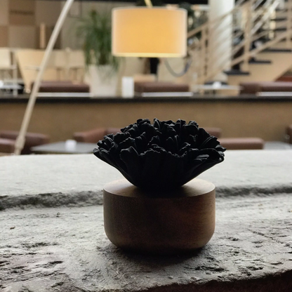 Raumduft-Diffusor aus Keramik, Japanische Nelke schwarz (7cm) - ANOQ