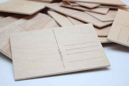 Holzpostkarte, Linoldruck, Weil wegen Liebe und so (14,7x10,5cm) - S'MADL MACHT'S